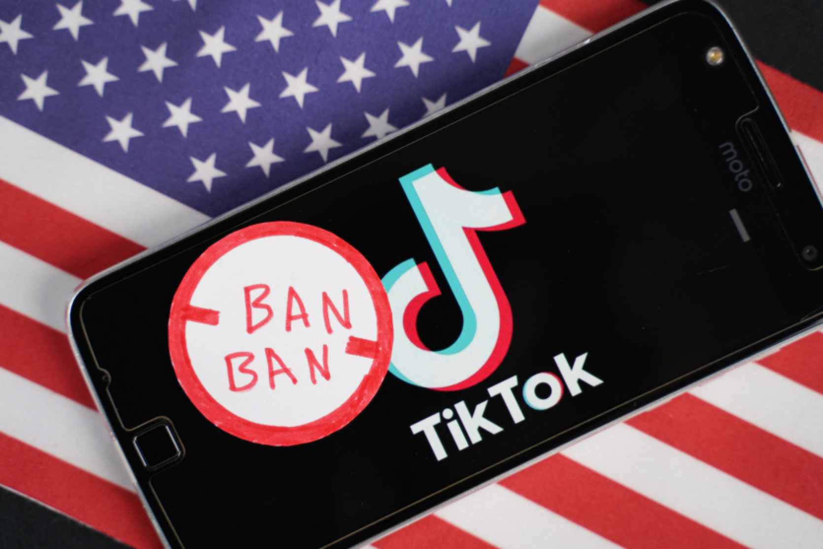 TikTok CEO urges users in the US to "defend their constitutional rights" (and the platform at the same time)